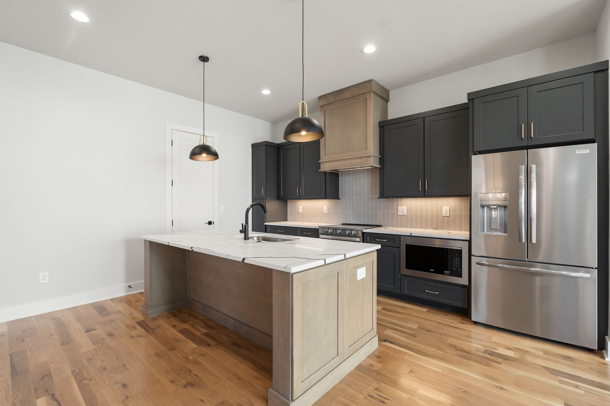 1811 10th Ave, N Property Photo 8