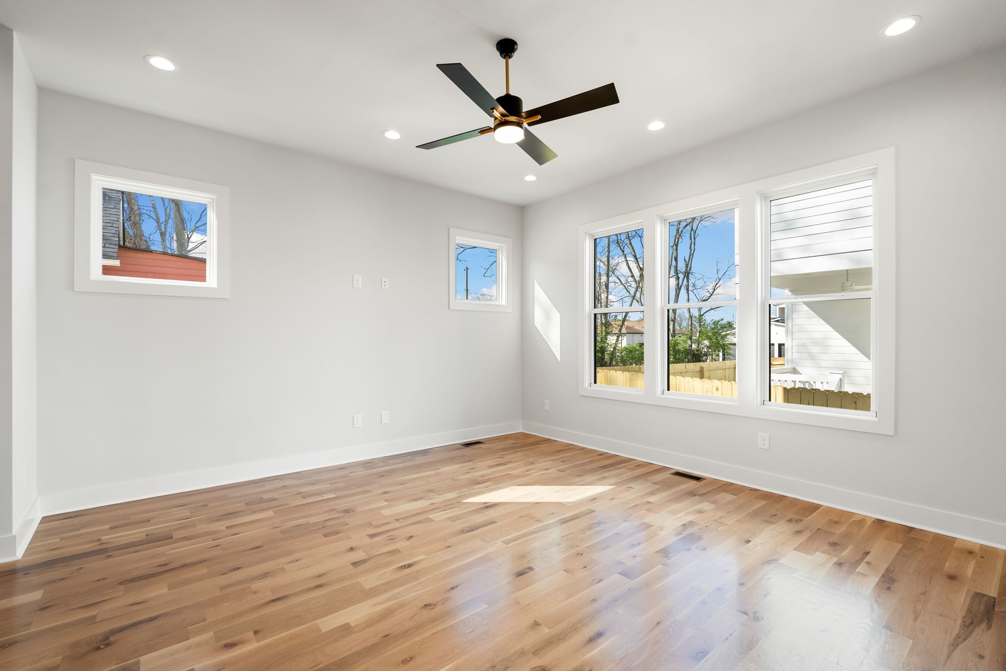 1811 10th Ave, N Property Photo 12
