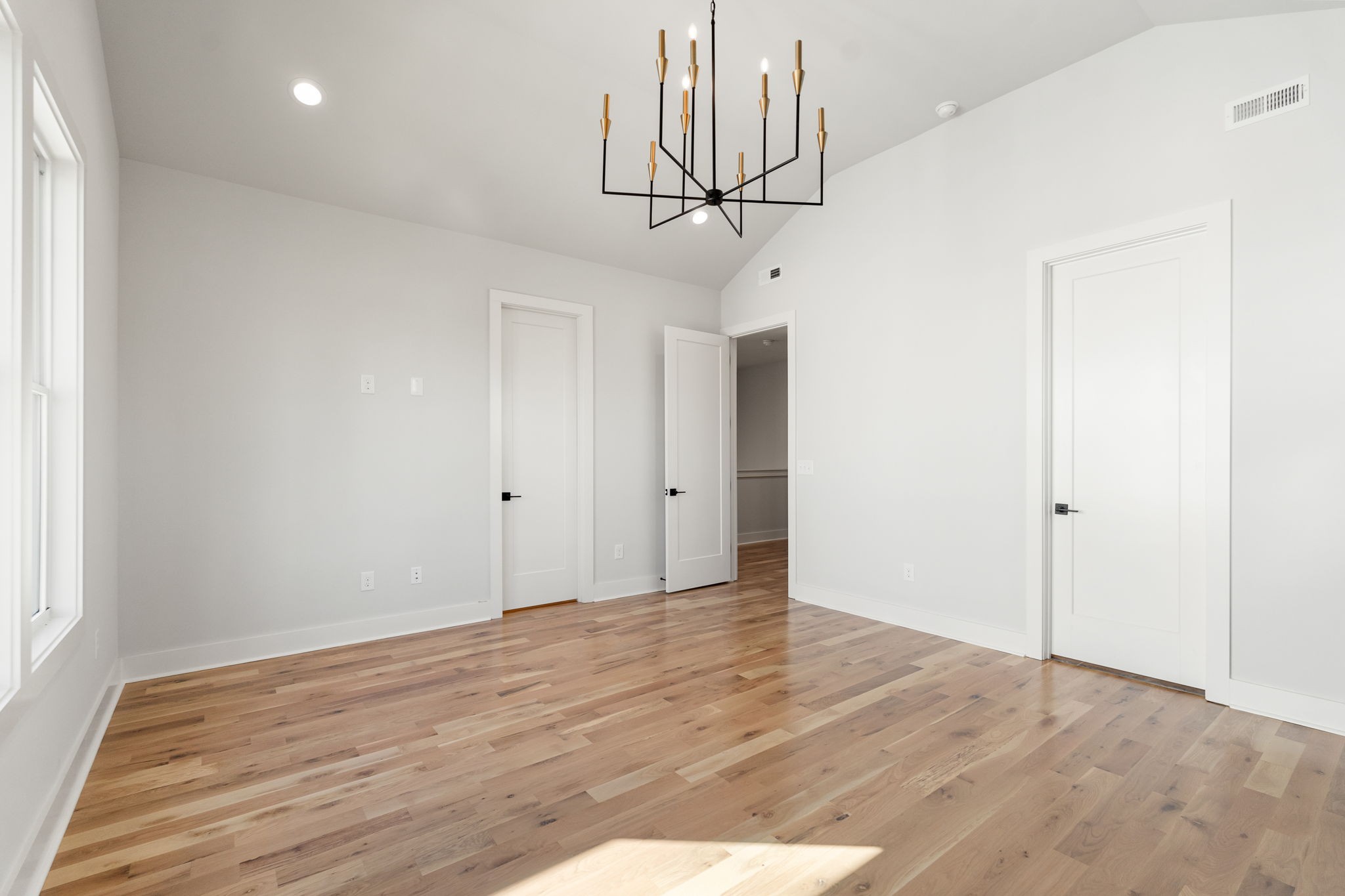 1811 10th Ave, N Property Photo 20