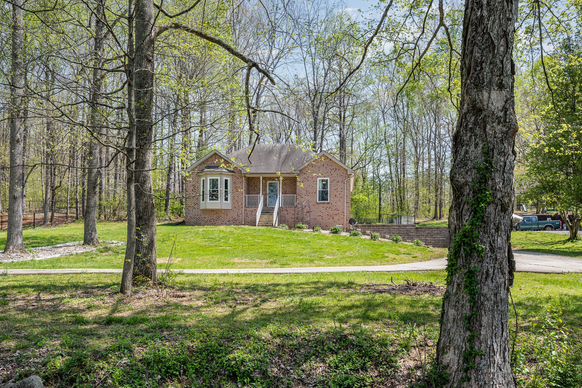1013 Creek Bottom Rd Property Photo 3