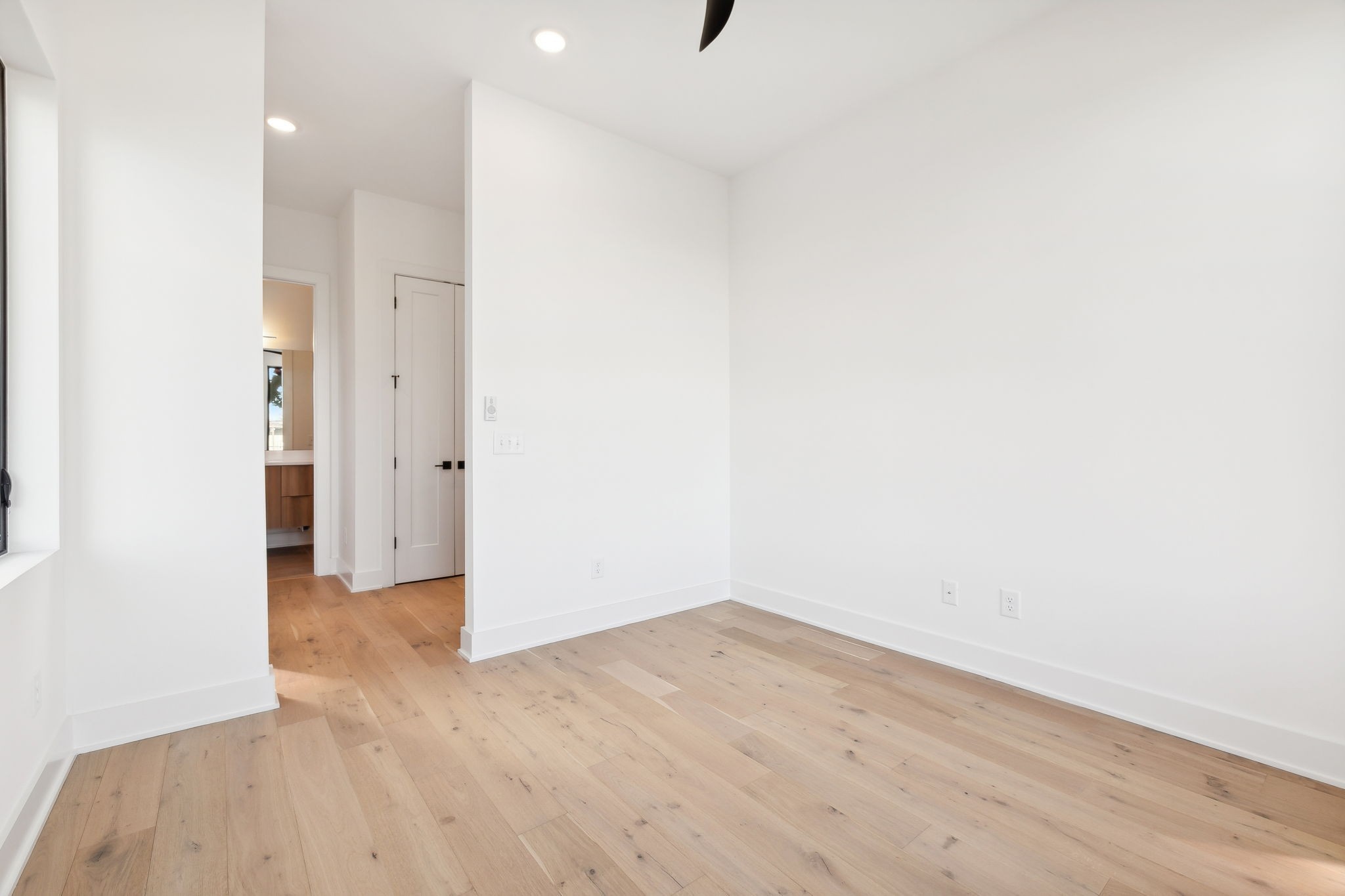 1008 Douglas Ave Property Photo 25