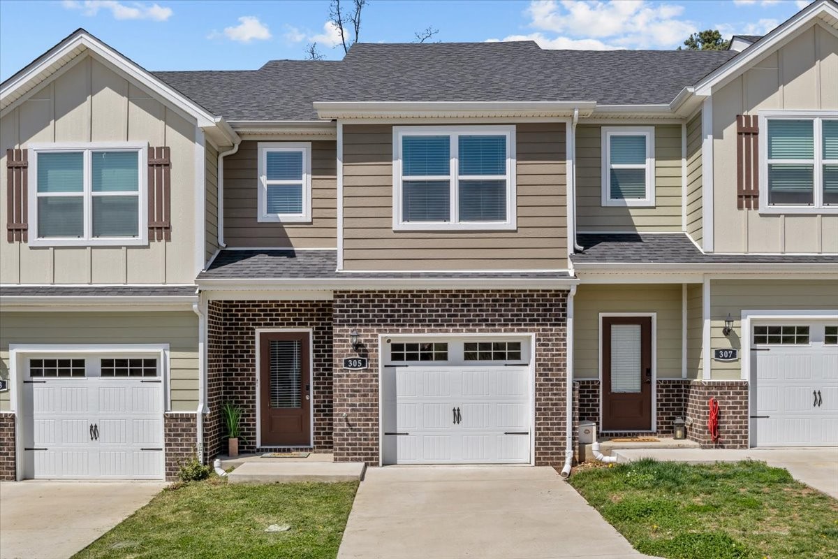 305 Masters Way Property Photo