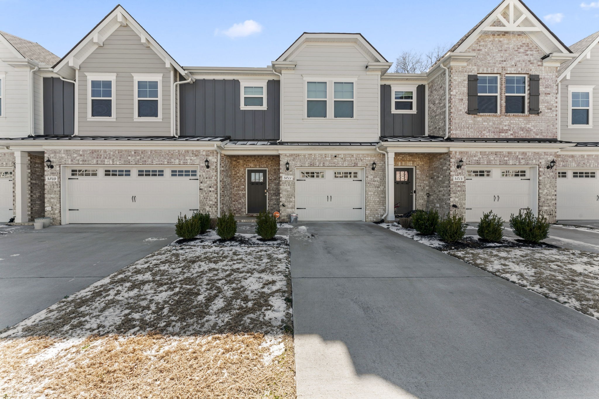 5711 Dockside Dr Property Photo