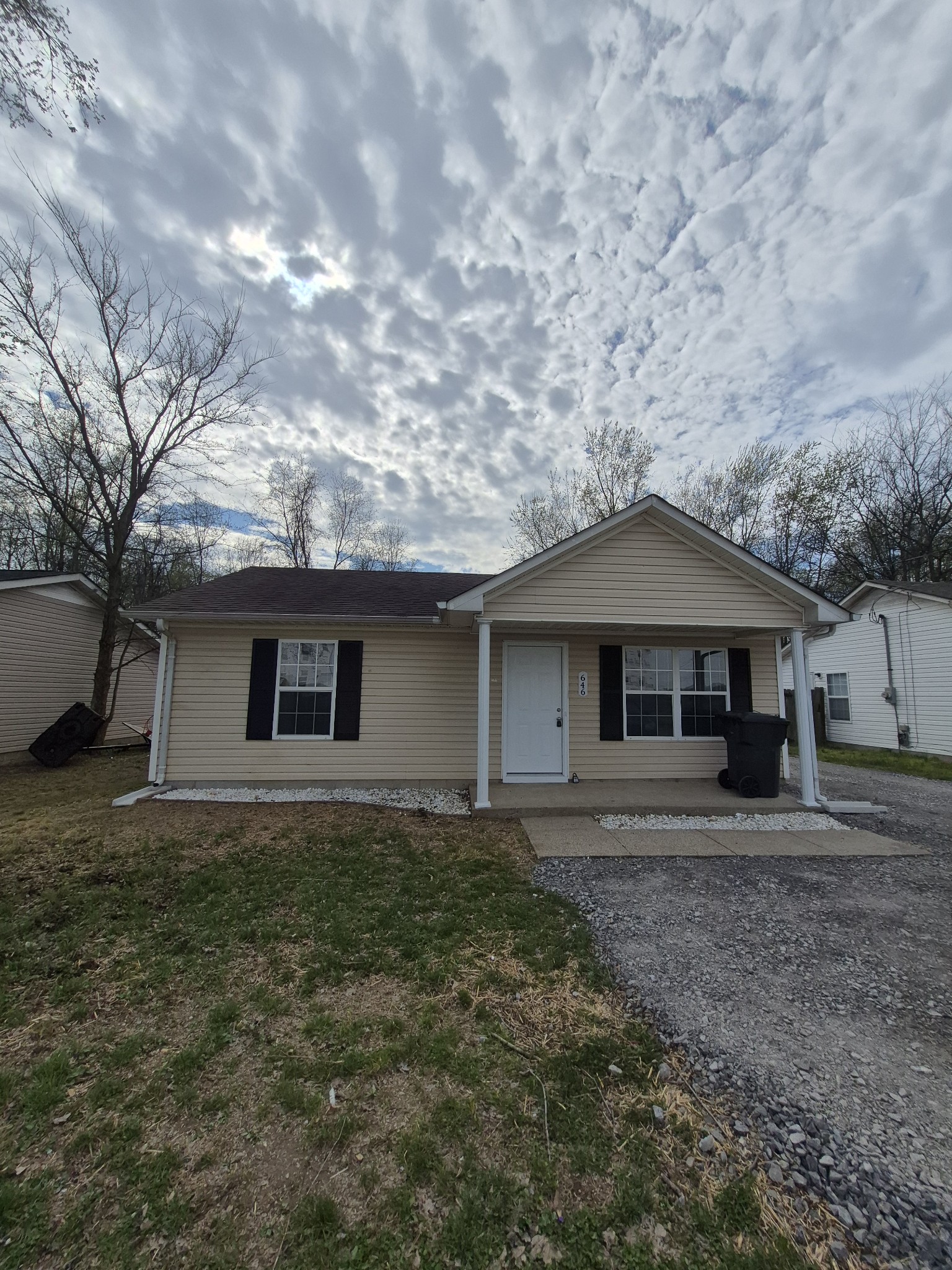 646 Stateline Rd Property Photo 1