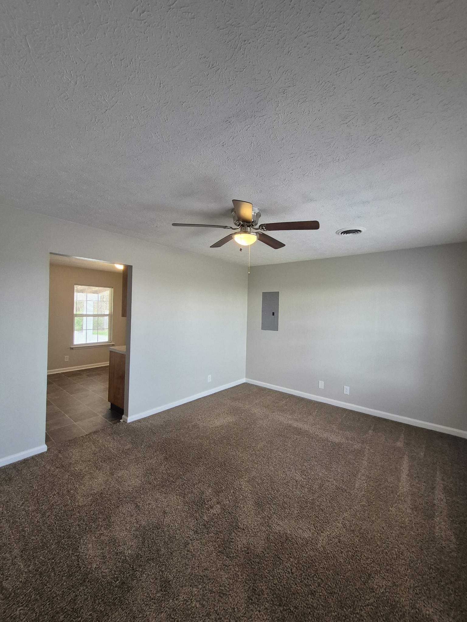 646 Stateline Rd Property Photo 3