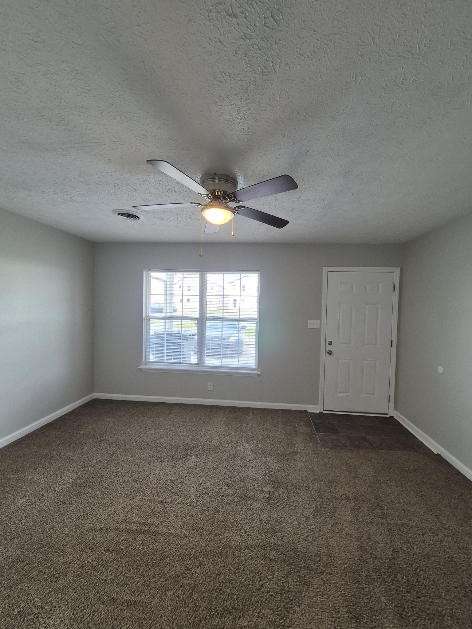 646 Stateline Rd Property Photo 4
