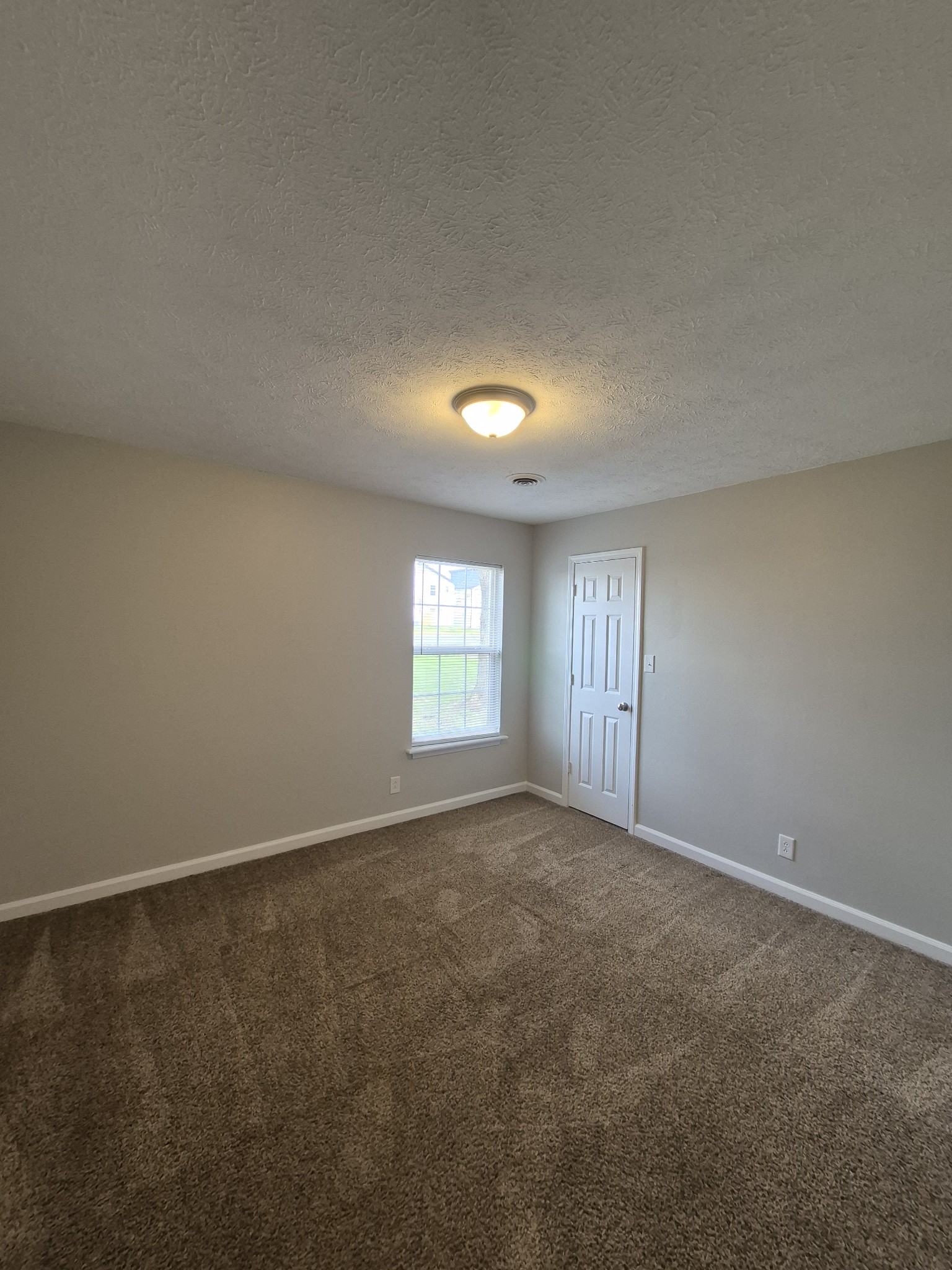 646 Stateline Rd Property Photo 6
