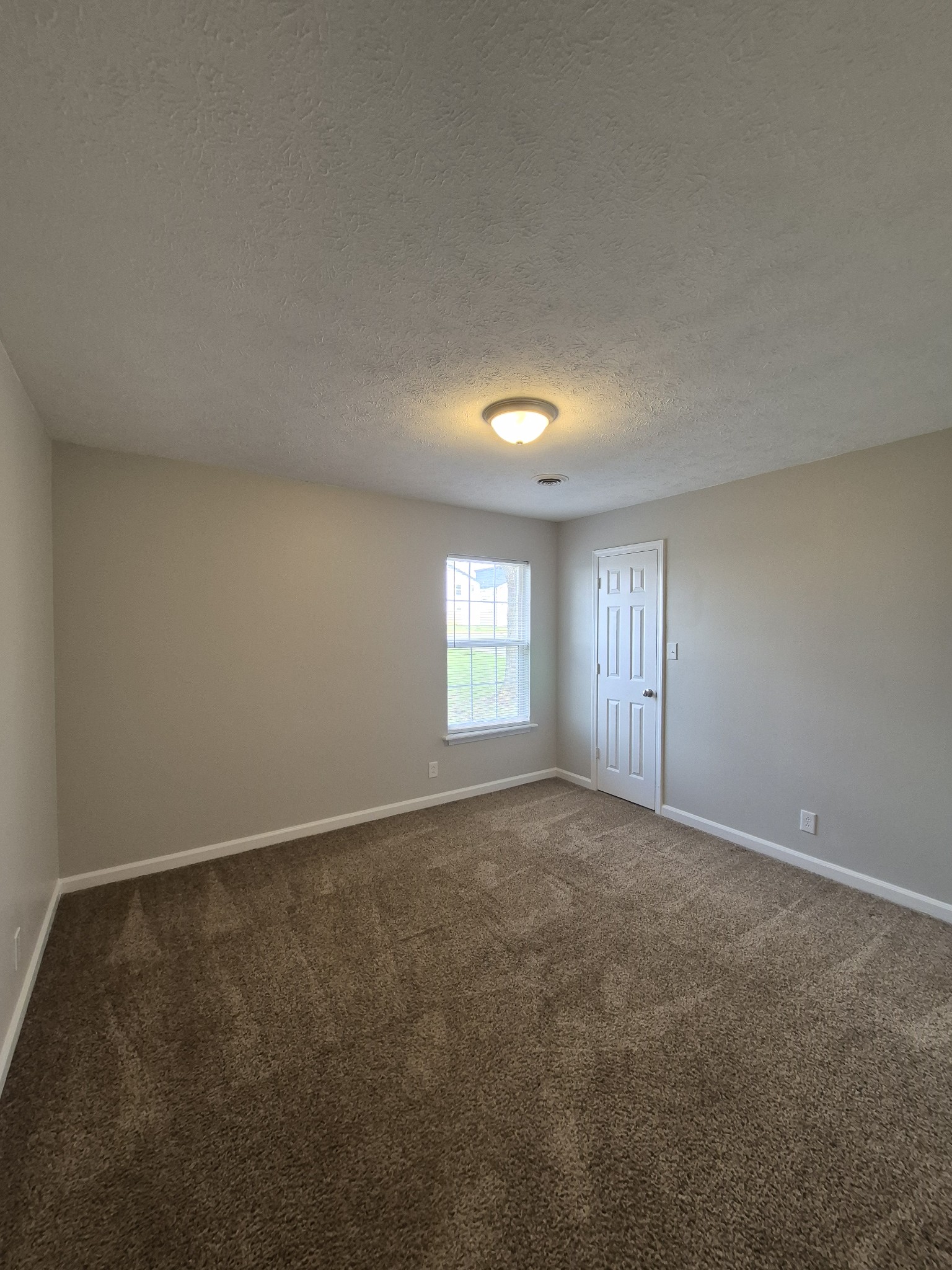 646 Stateline Rd Property Photo 8
