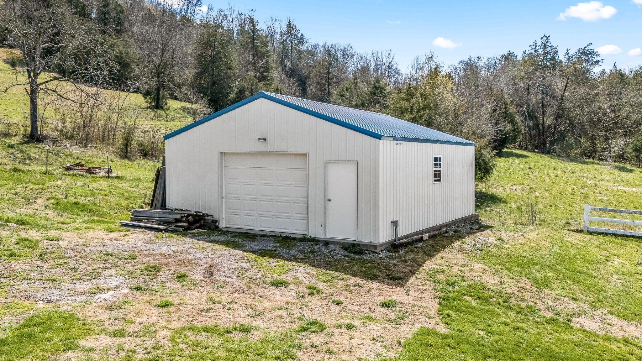 1036 Locke Creek Rd Property Photo 5