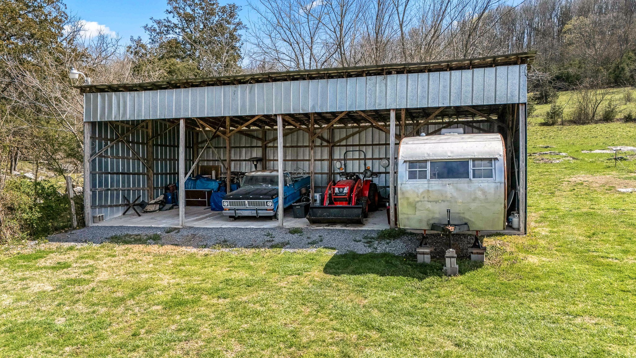 1036 Locke Creek Rd Property Photo 6