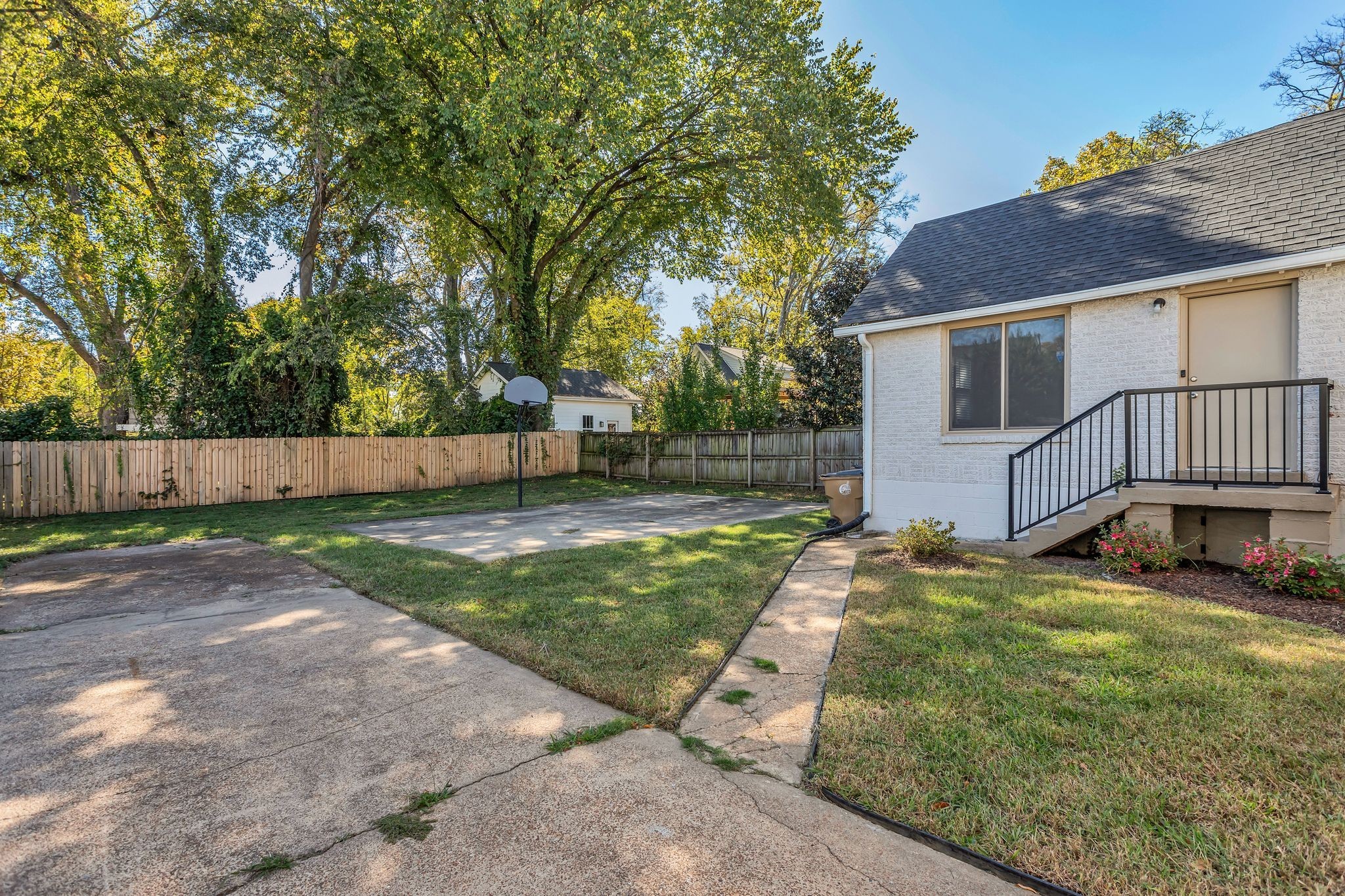 825 Hillview Hts Property Photo 37
