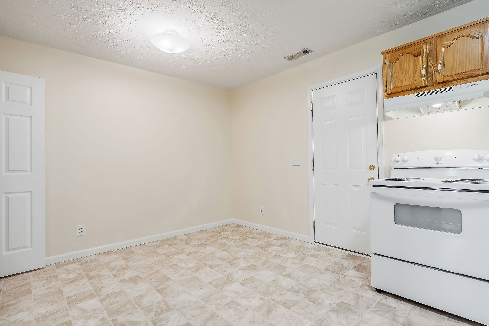 409 Blake Cir Property Photo 11
