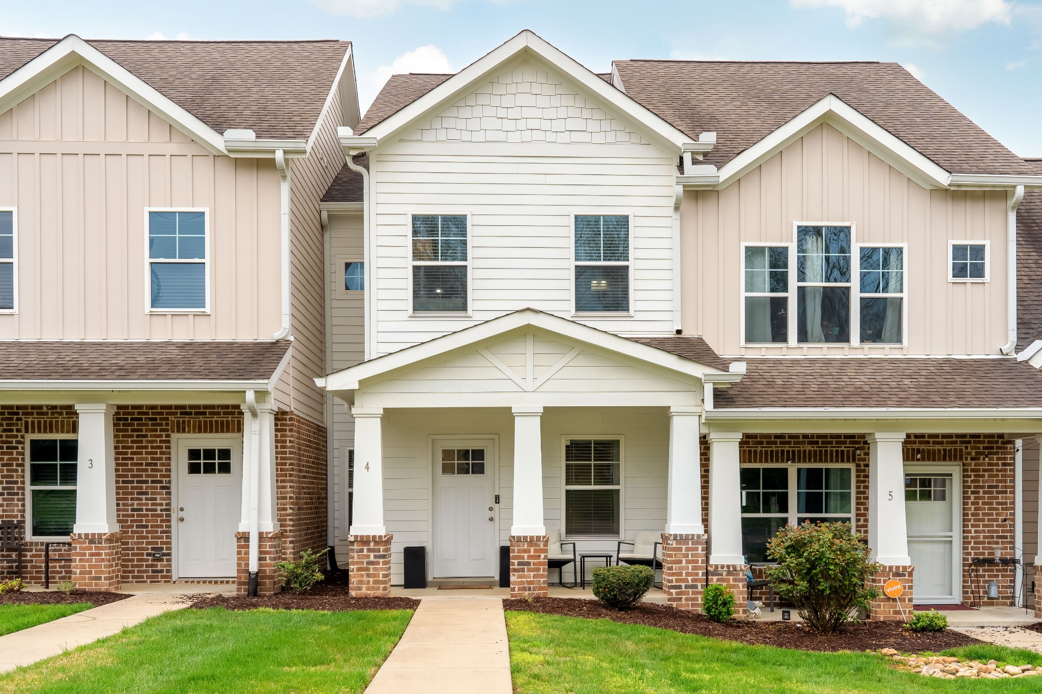 Ashland Place Townhomes Real Estate Listings Main Image