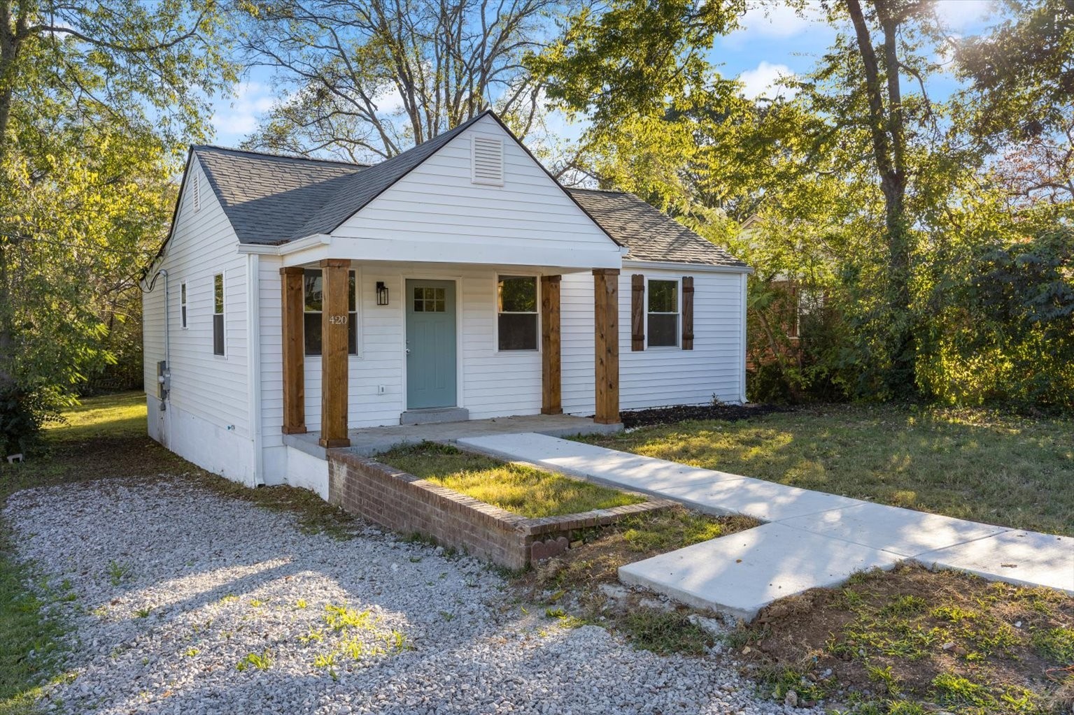 420 Elm St Property Photo 2