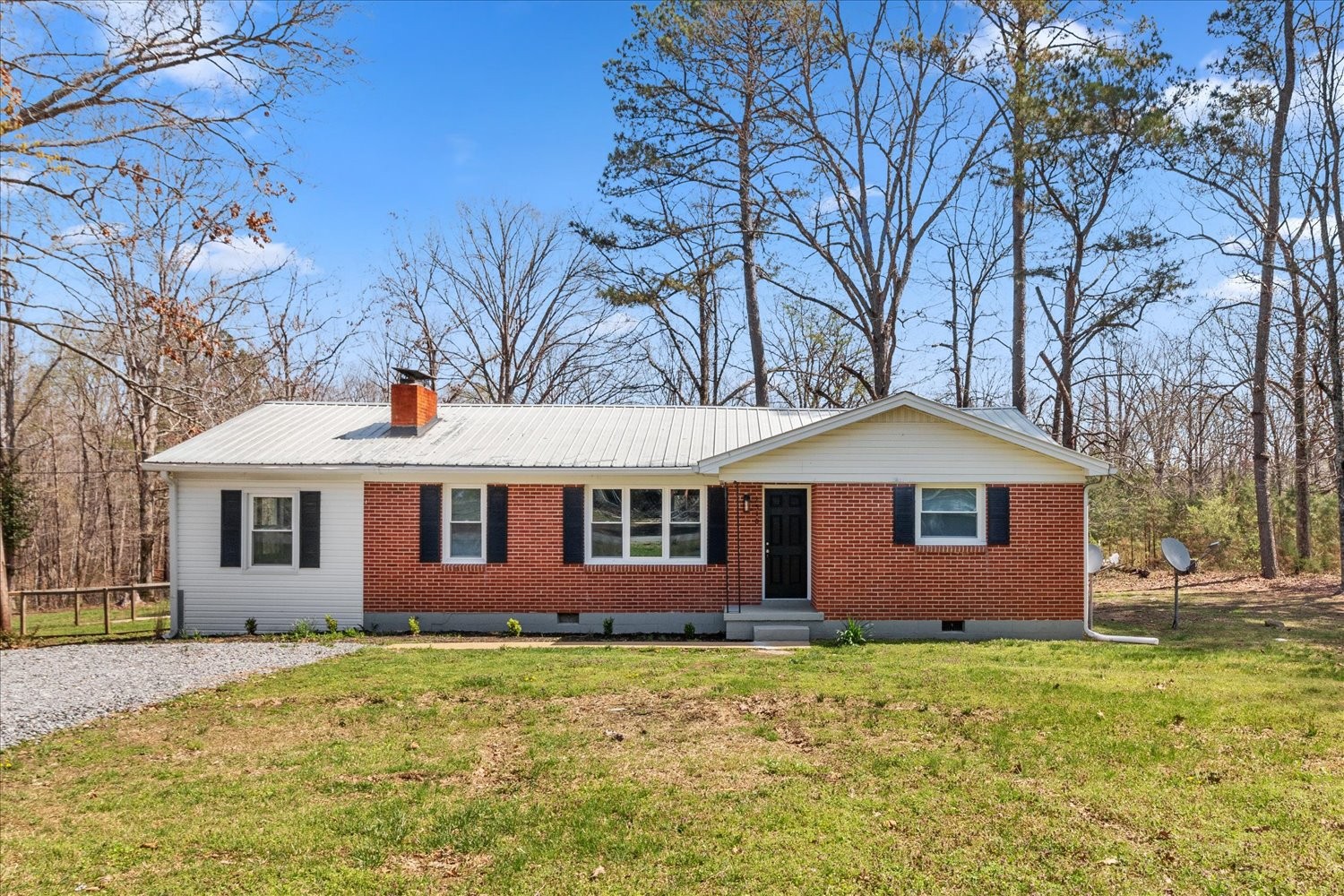 2540 Grays Bend Rd Property Photo