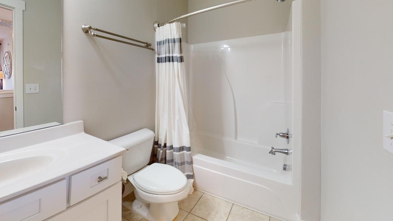 6000 Hillside Ln Property Photo 18