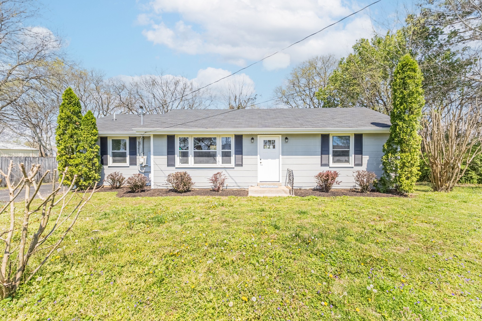 104 Westlynn Dr Property Photo 1