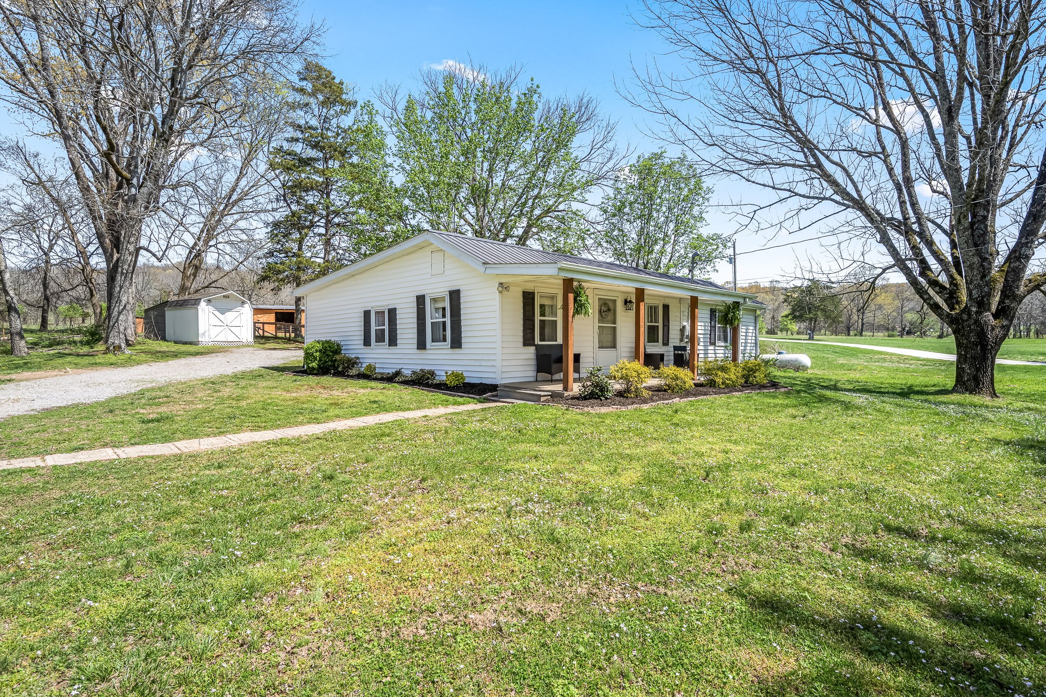 2645 Eastover Rd Property Photo
