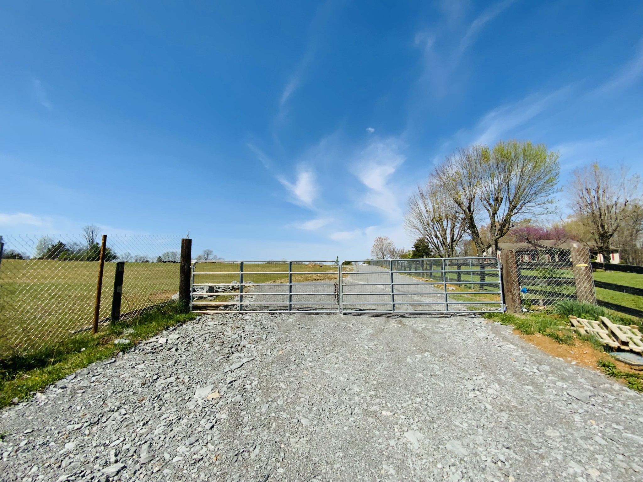 2052 Castelow Rd Property Photo
