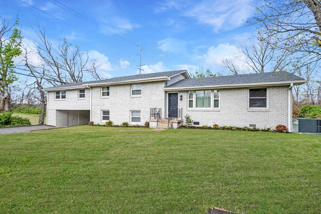 6528 Premier Dr Property Photo 2
