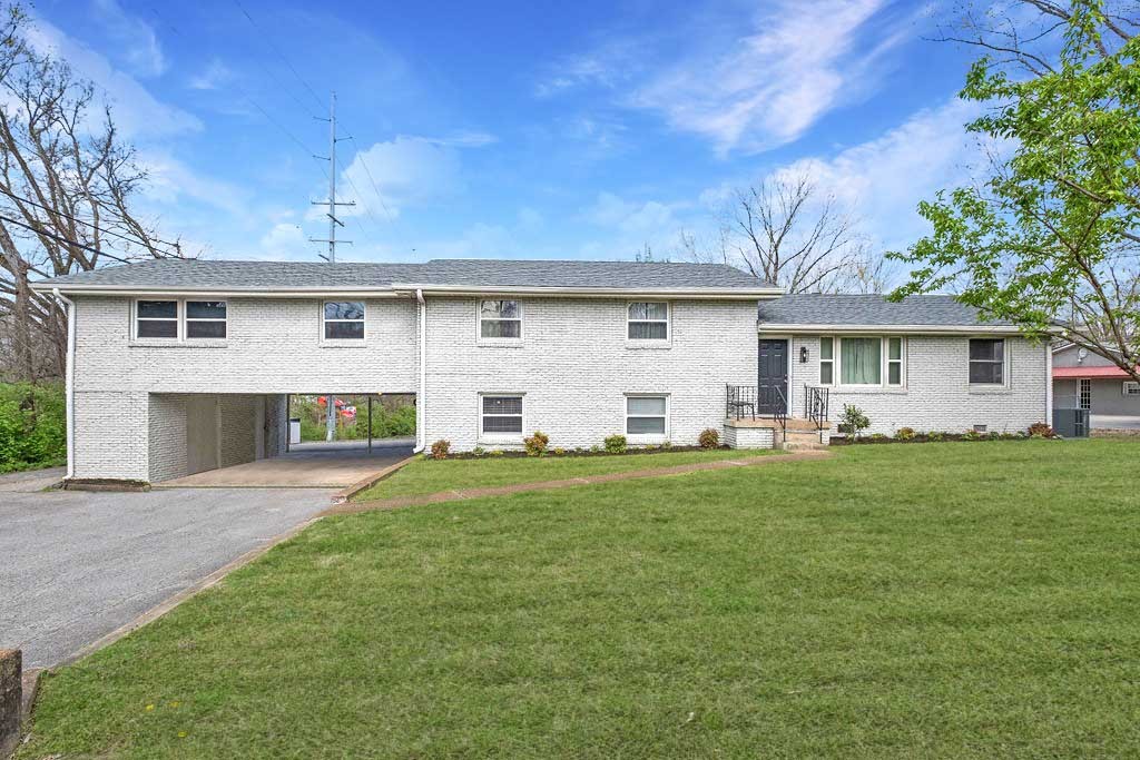 6528 Premier Dr Property Photo 3