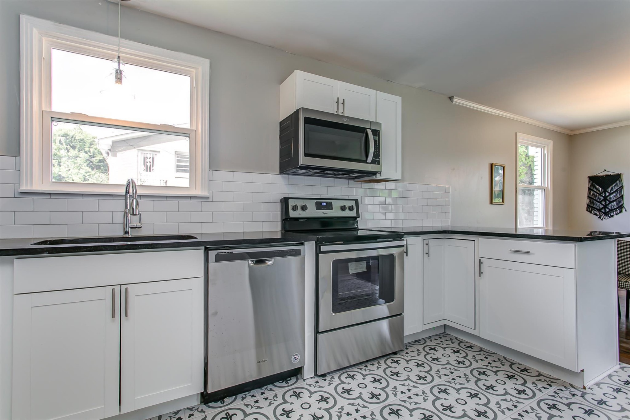 6528 Premier Dr Property Photo 10