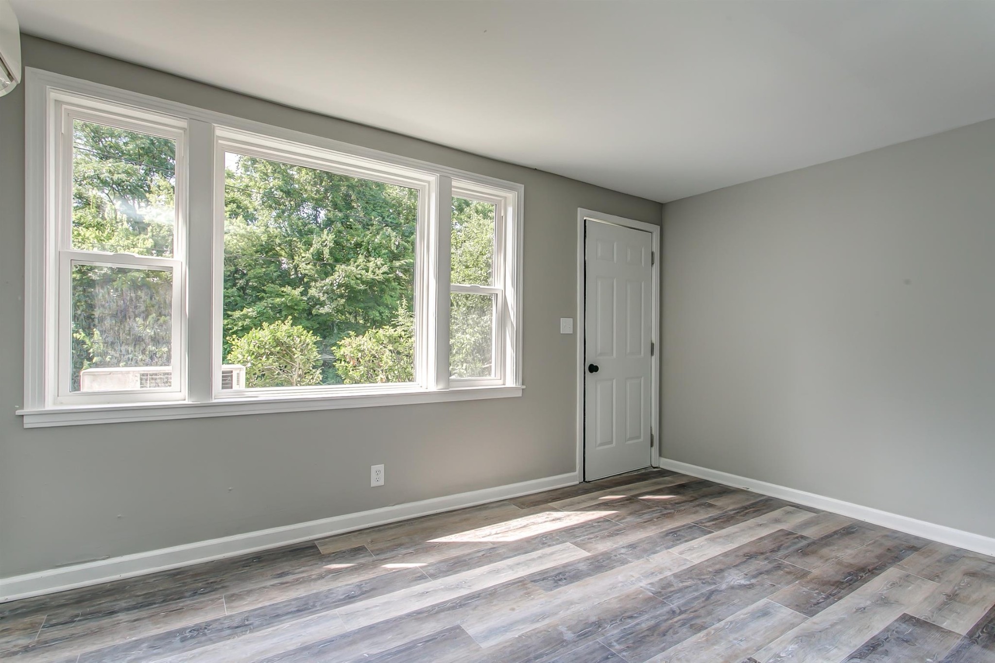 6528 Premier Dr Property Photo 18