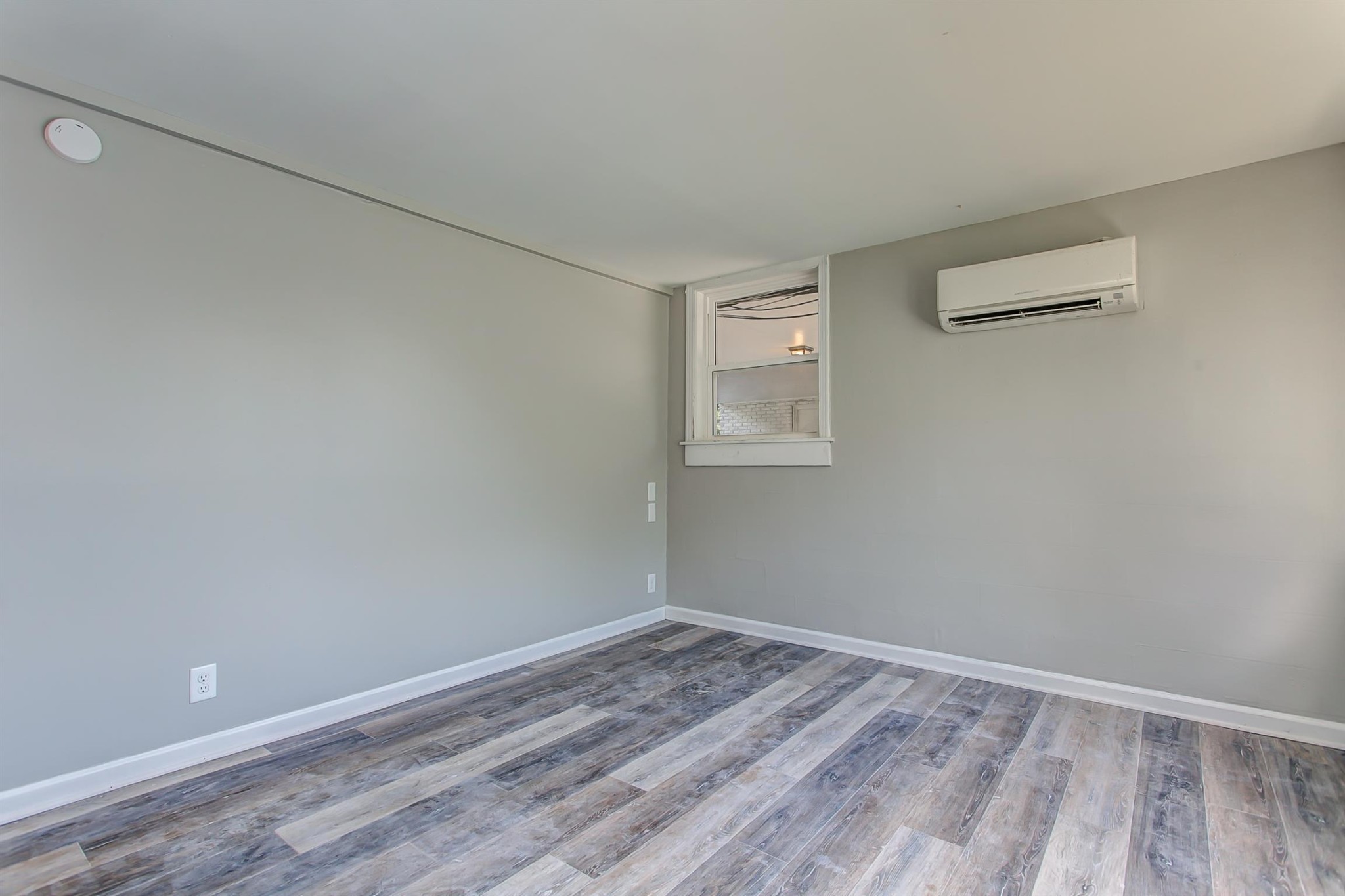 6528 Premier Dr Property Photo 20