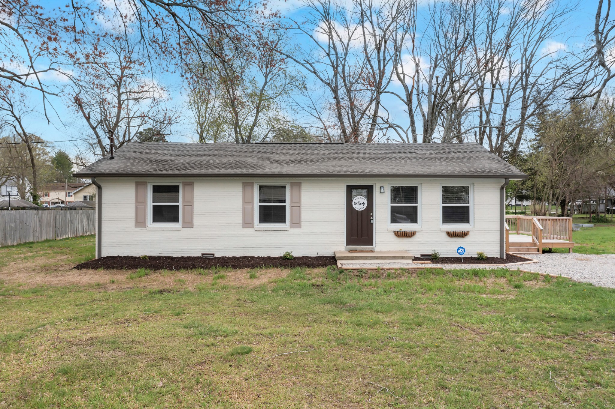 1302 E Grundy St Property Photo