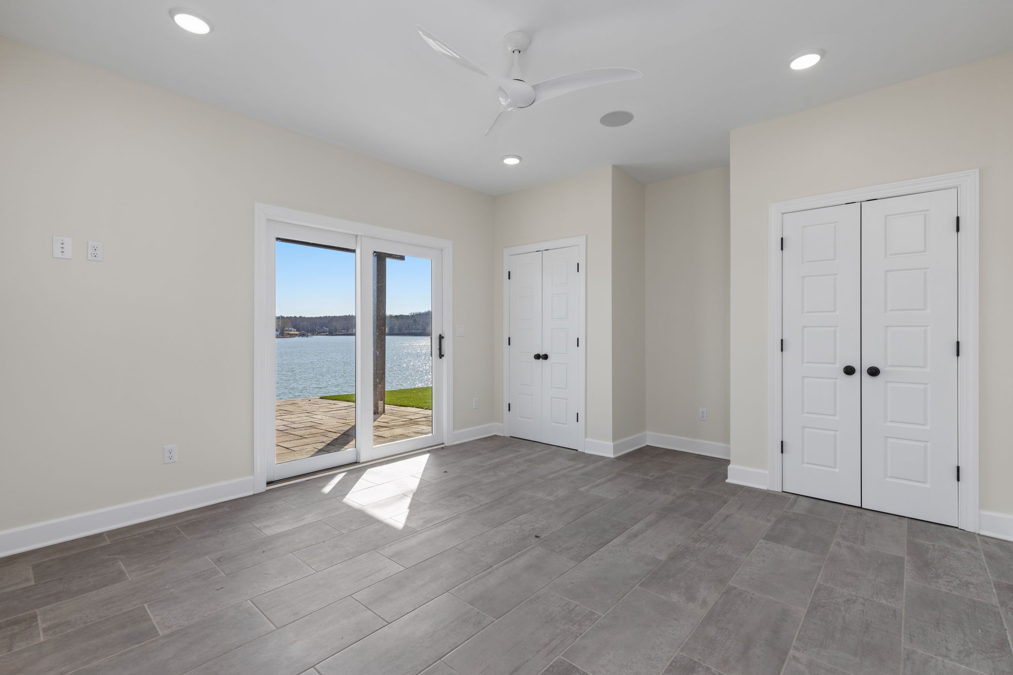 680 Shore Dr, N Property Photo 19