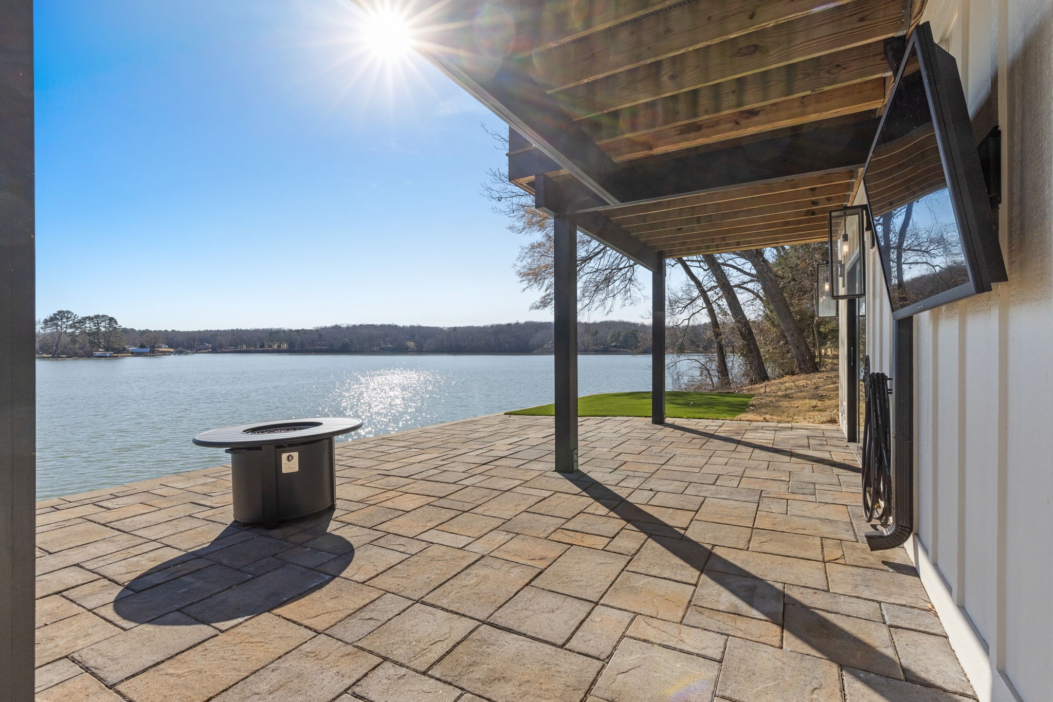 680 Shore Dr, N Property Photo 25