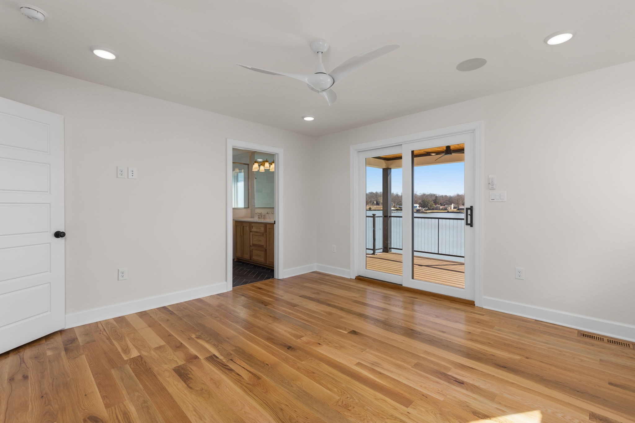 680 Shore Dr, N Property Photo 46