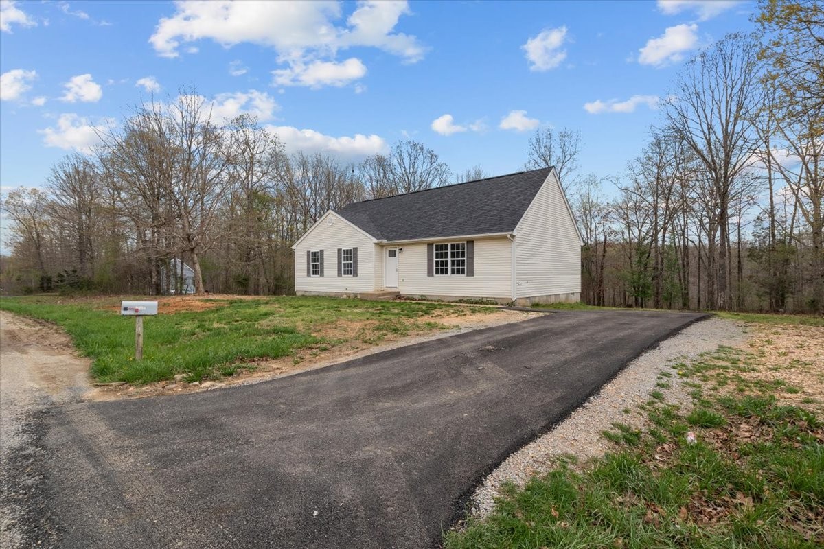 9085 Redbud Ln Property Photo