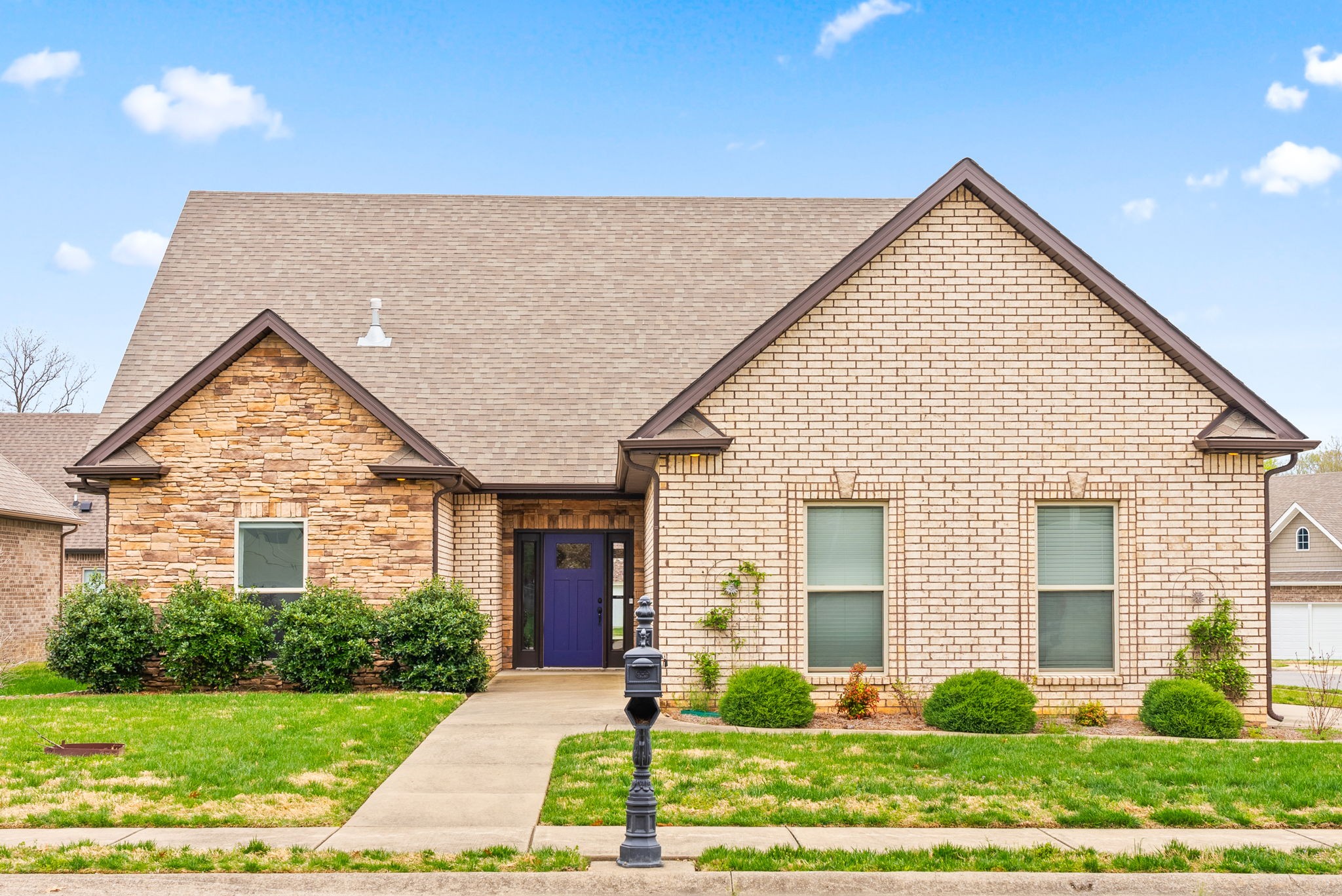 182 Dorchester Cir Property Photo 3