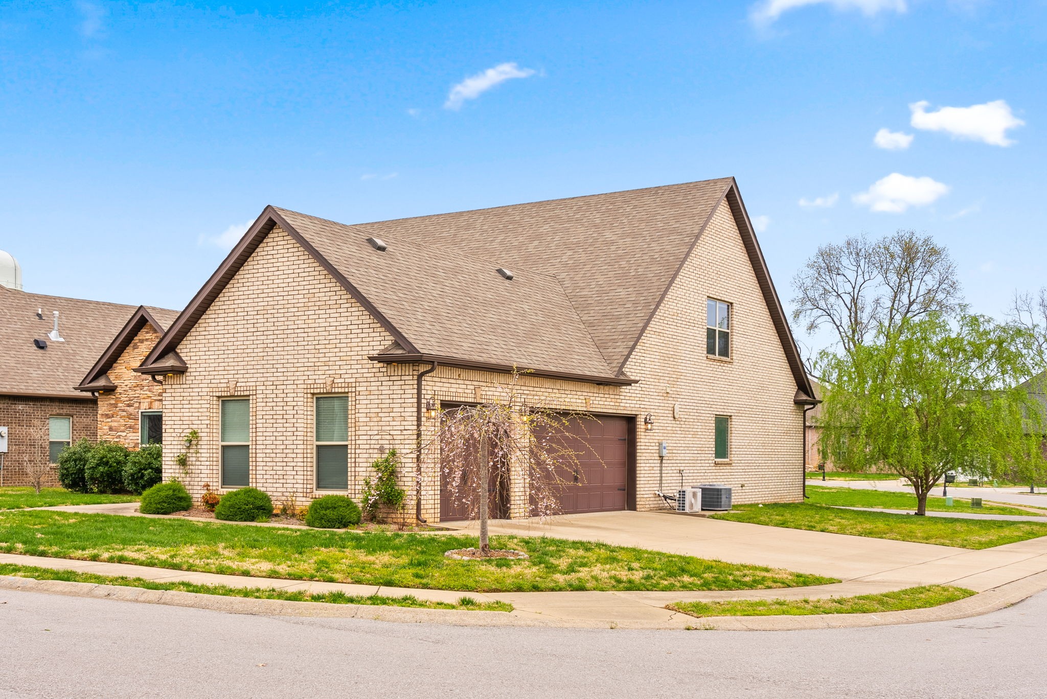 182 Dorchester Cir Property Photo 4