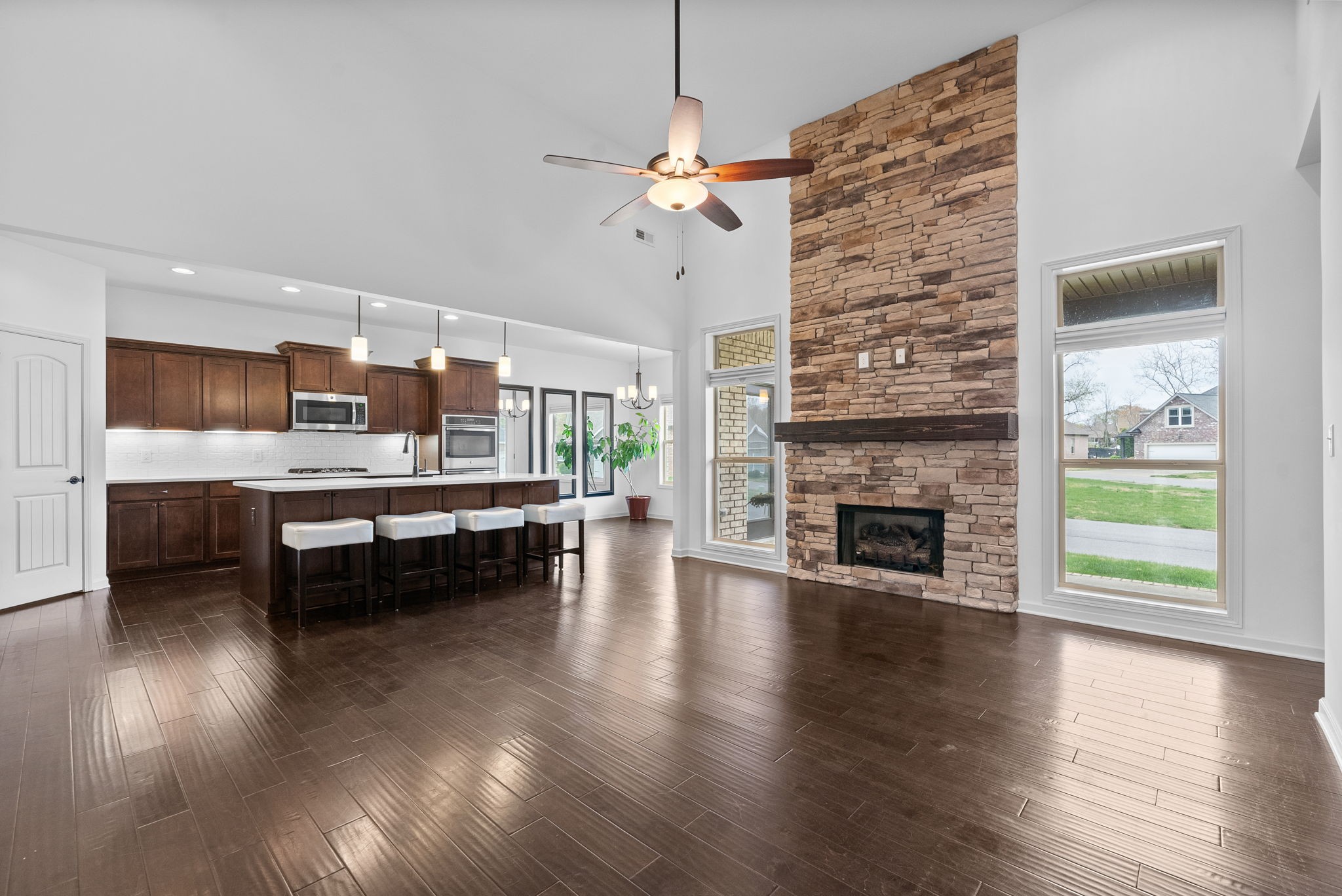 182 Dorchester Cir Property Photo 8