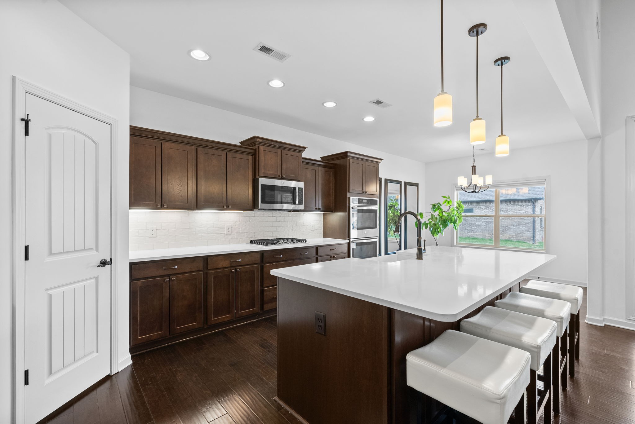 182 Dorchester Cir Property Photo 9