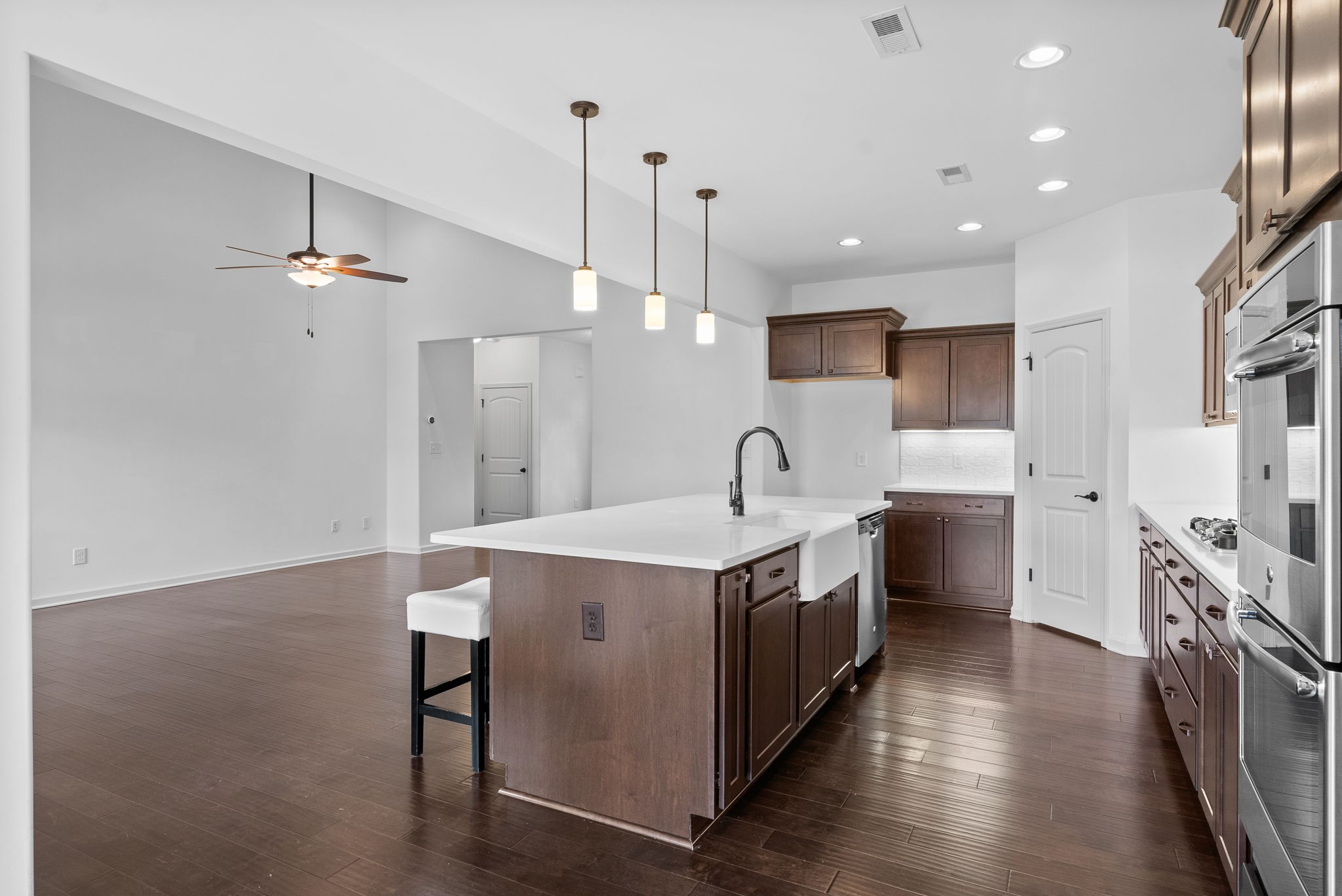 182 Dorchester Cir Property Photo 10