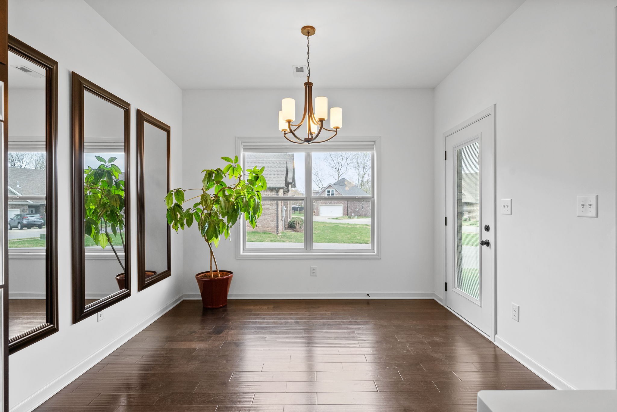 182 Dorchester Cir Property Photo 12