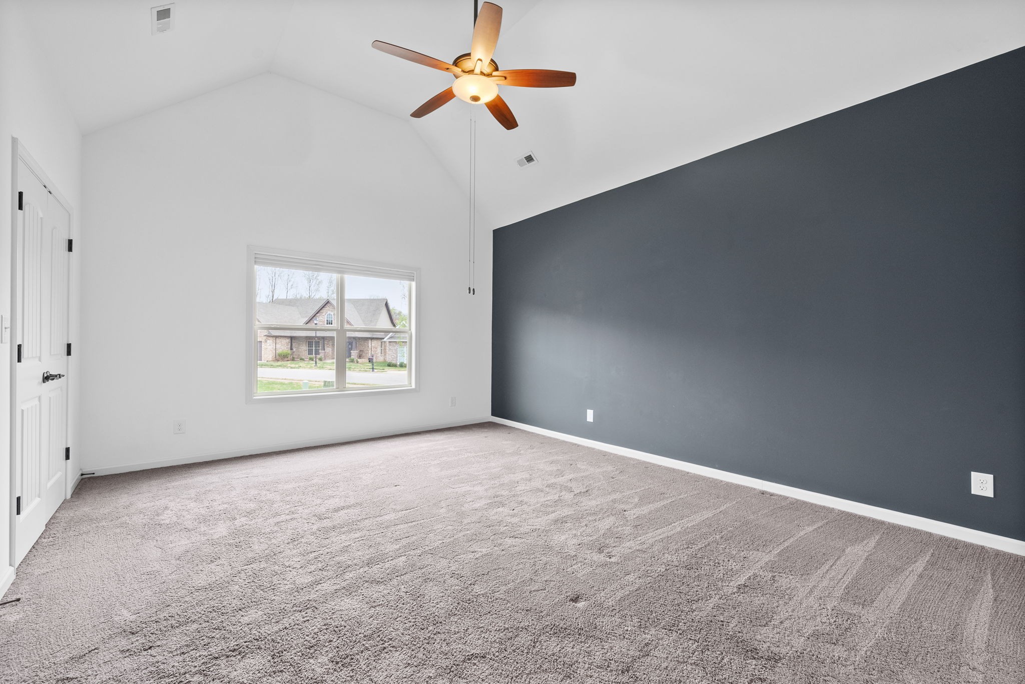 182 Dorchester Cir Property Photo 14