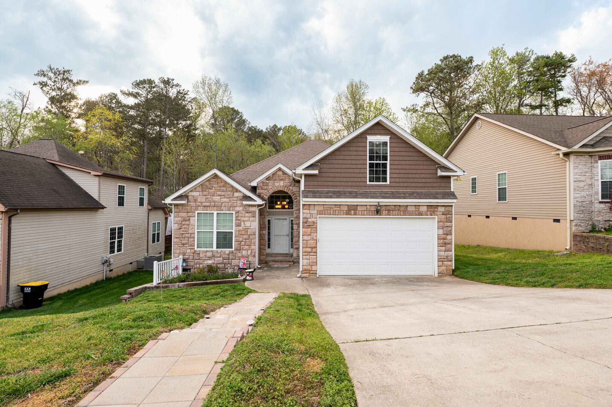 2341 Lake Mist Drive Property Photo