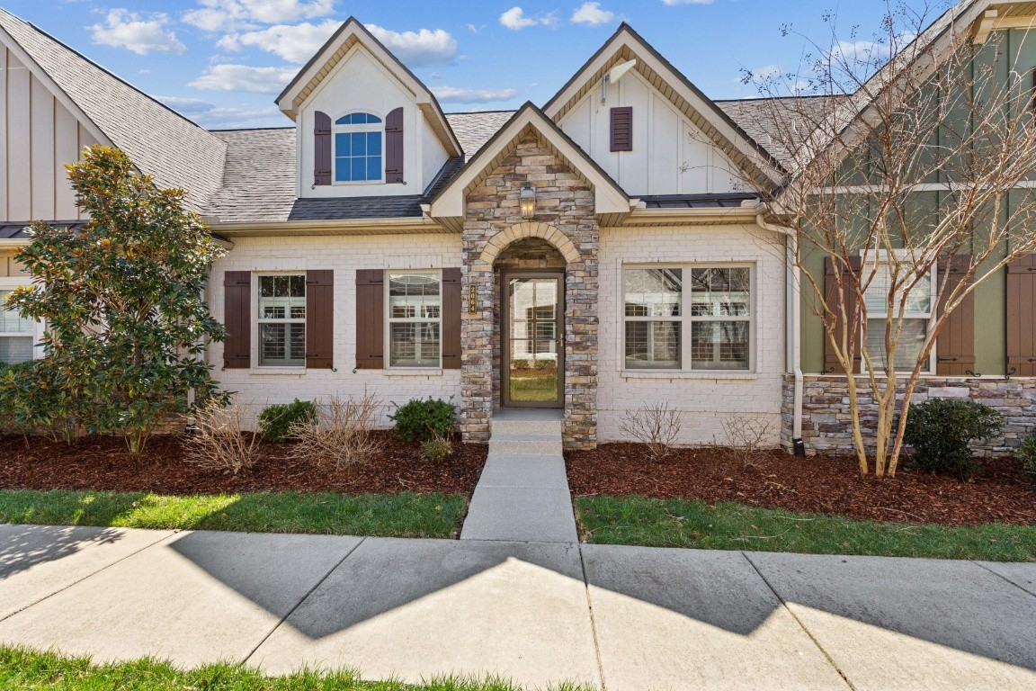 2064 Moultrie Cir Property Photo 1