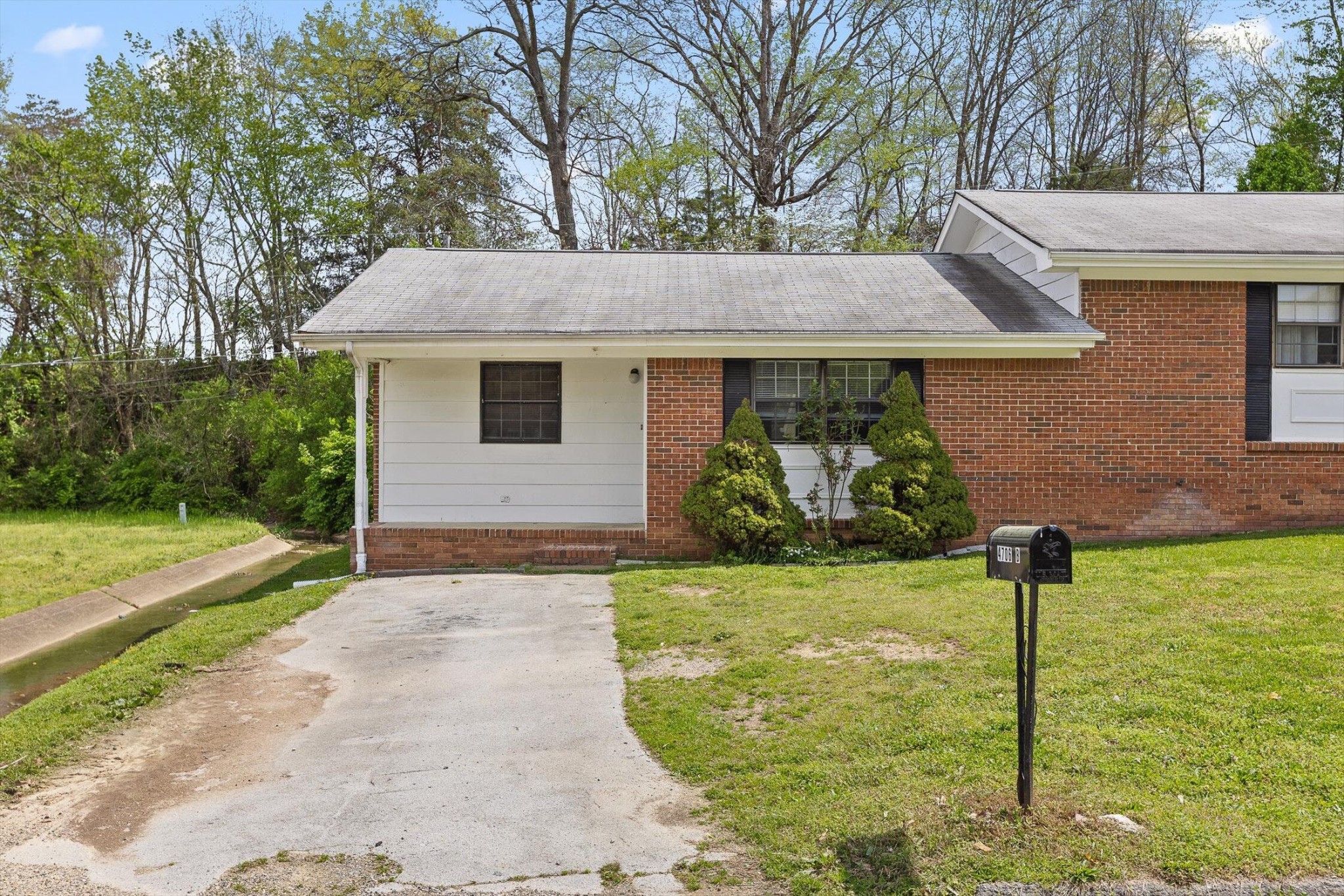 4706 Metro Park Lane Property Photo 3
