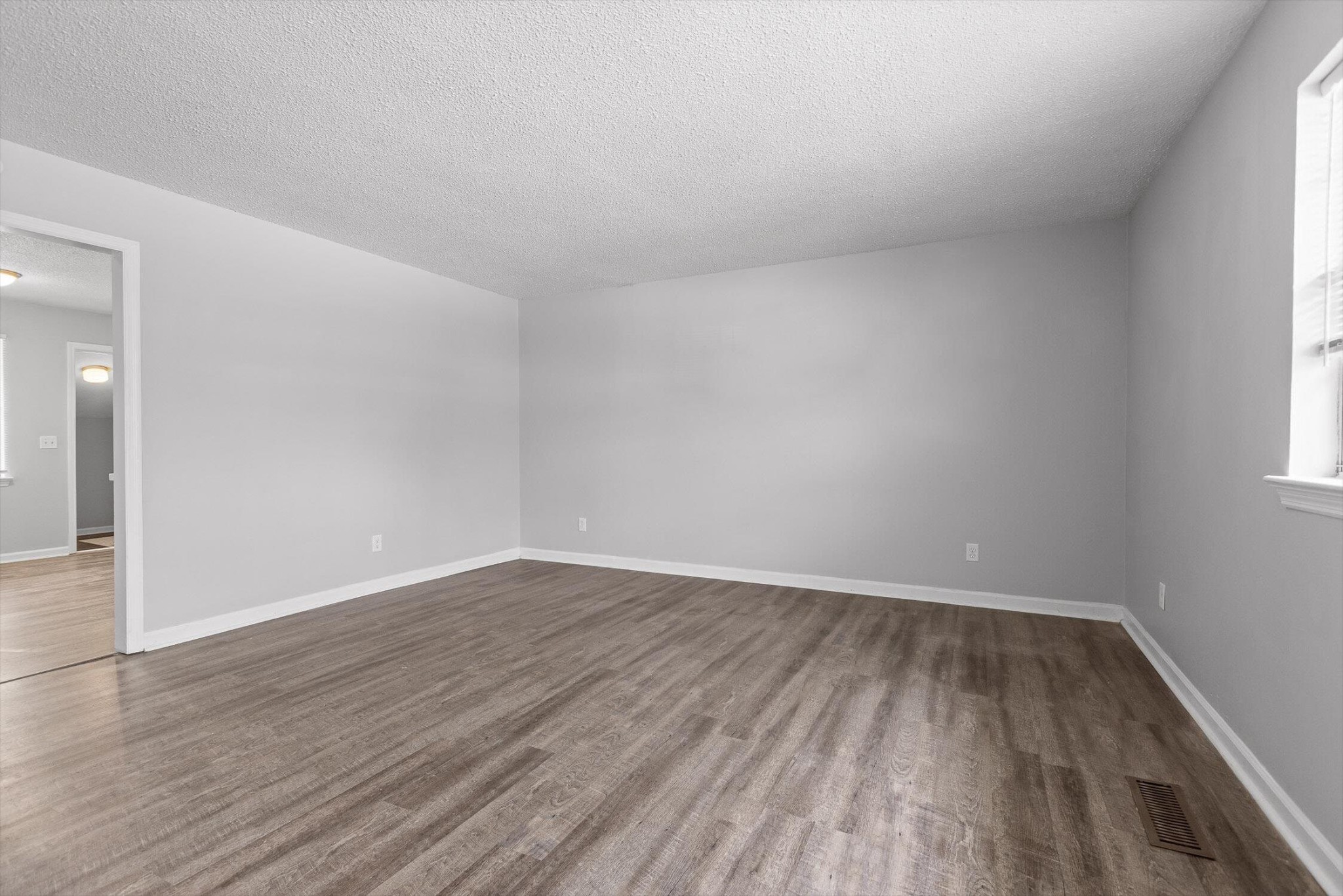 4706 Metro Park Lane Property Photo 5