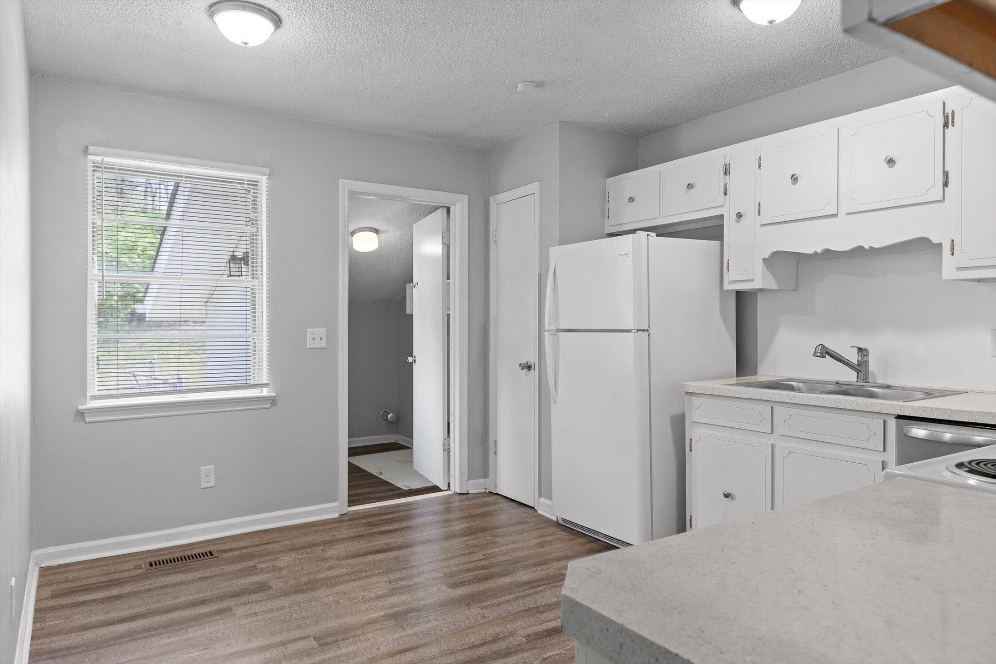 4706 Metro Park Lane Property Photo 11
