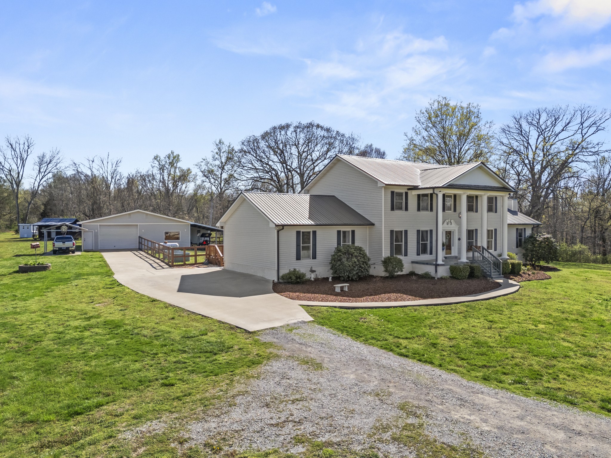 1737 Bratton Ln