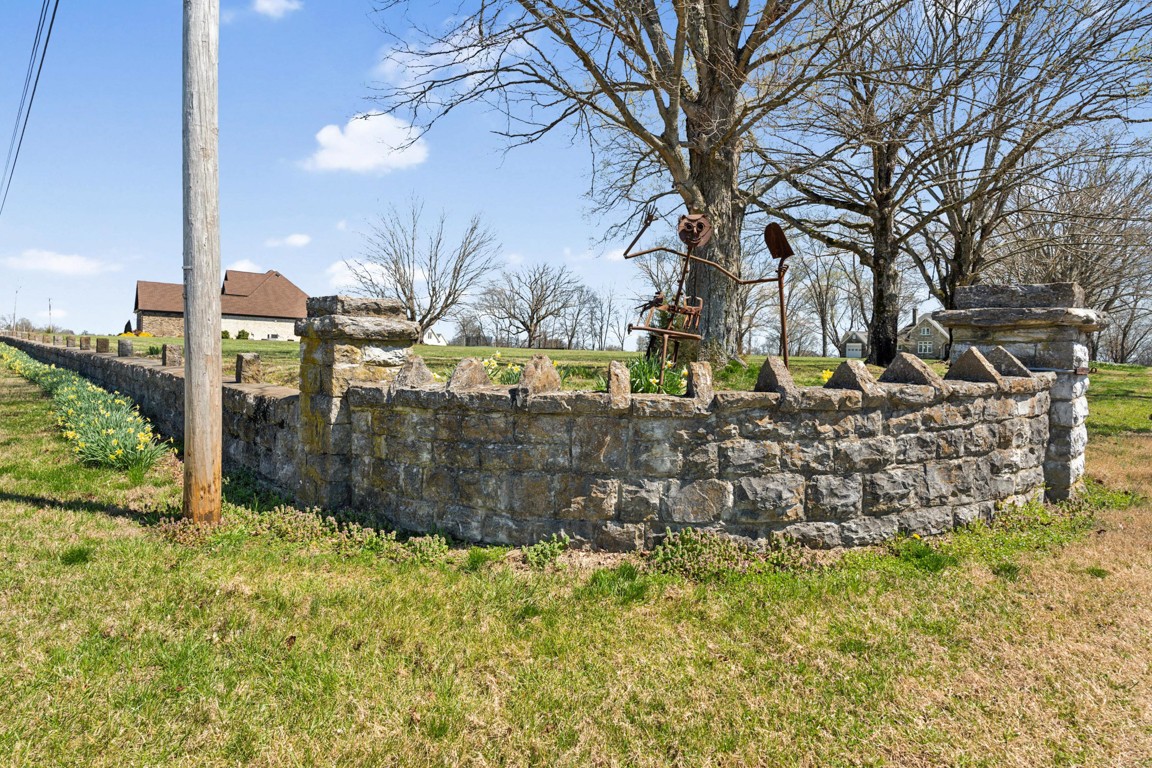 2030 31e Hwy Property Photo 4