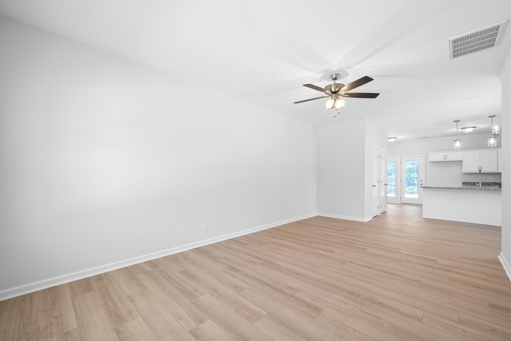 100 Quarry Point Drive Property Photo 4