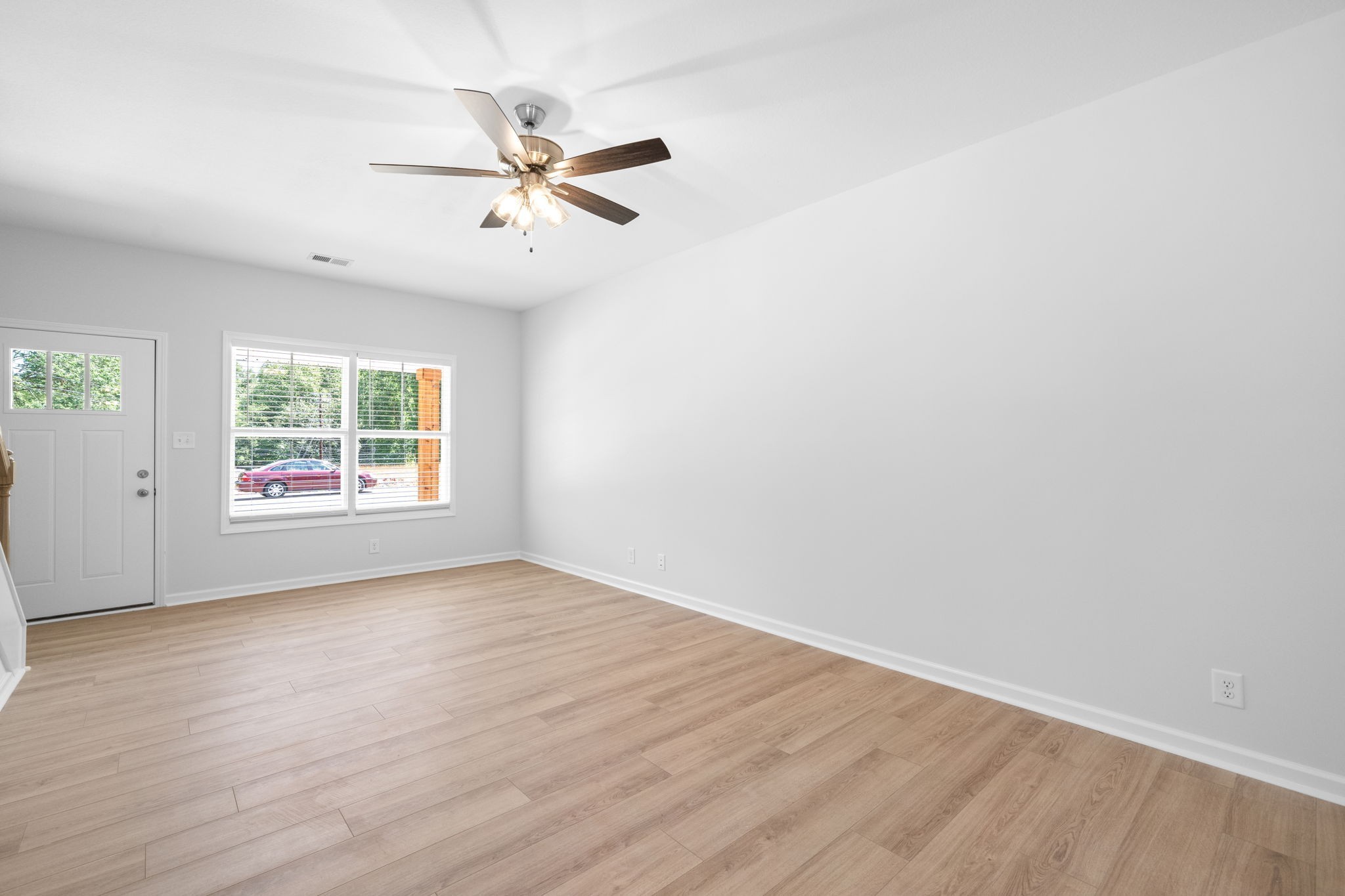 100 Quarry Point Drive Property Photo 6