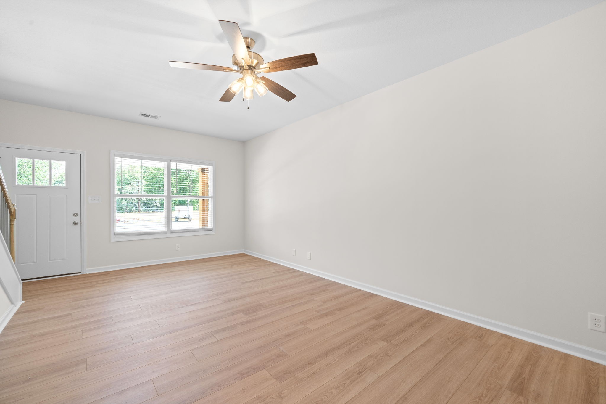 102 Quarry Point Drive Property Photo 5
